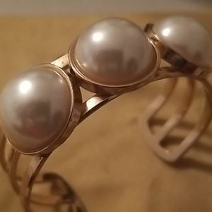 Pearl cuff